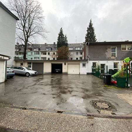 Riesen Bett, Strassenbahn Vor Der Tuer, Beste Lage, Nah Zur Messe, Keine Rechnungen Essen Exteriér fotografie