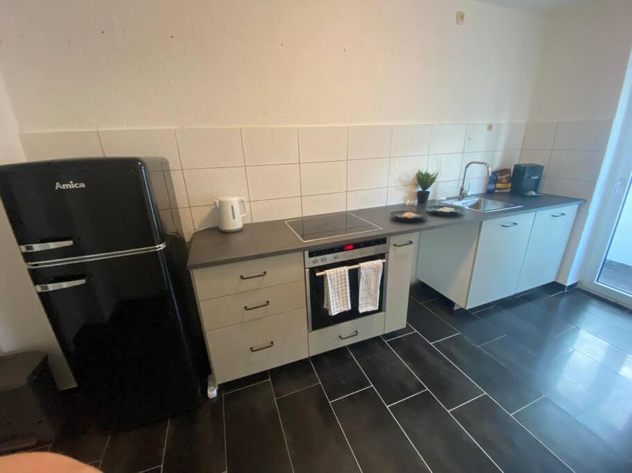 Riesen Bett, Strassenbahn Vor Der Tuer, Beste Lage, Nah Zur Messe, Keine Rechnungen Essen Exteriér fotografie
